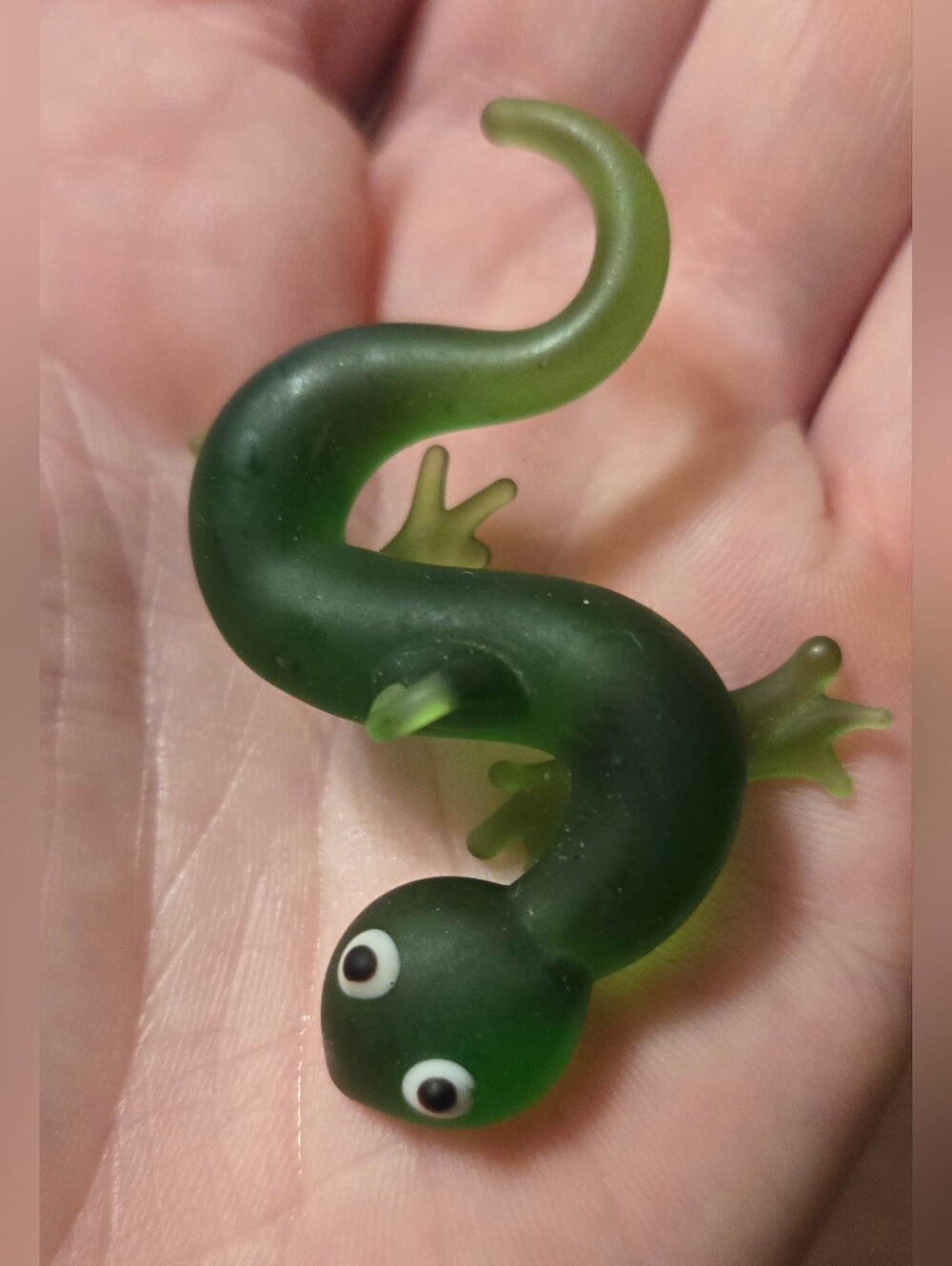 Glass Lizard Appx 2in Tiny Creature Nature Mini Glass Art Green And White